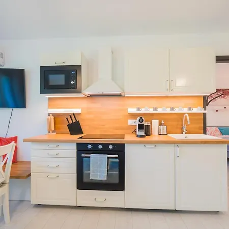 Mandala Apartman Aranypart * Шиофок