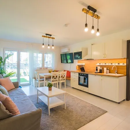 Апартаменты Mandala Apartman Aranypart