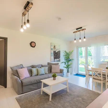 Апартаменты Mandala Apartman Aranypart Шиофок