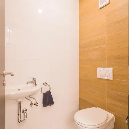 Mandala Apartman Aranypart Шиофок